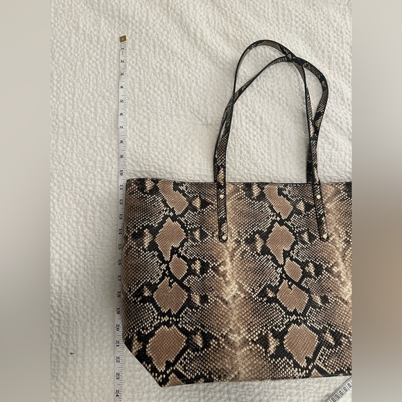 NWOT Snakeskin Large Tote Bag - Picture 4 of 5